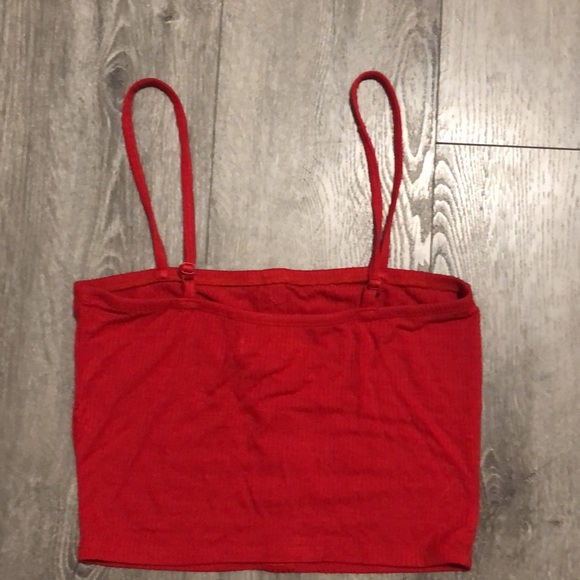 Red crop top with buttons - Picture 2 of 2